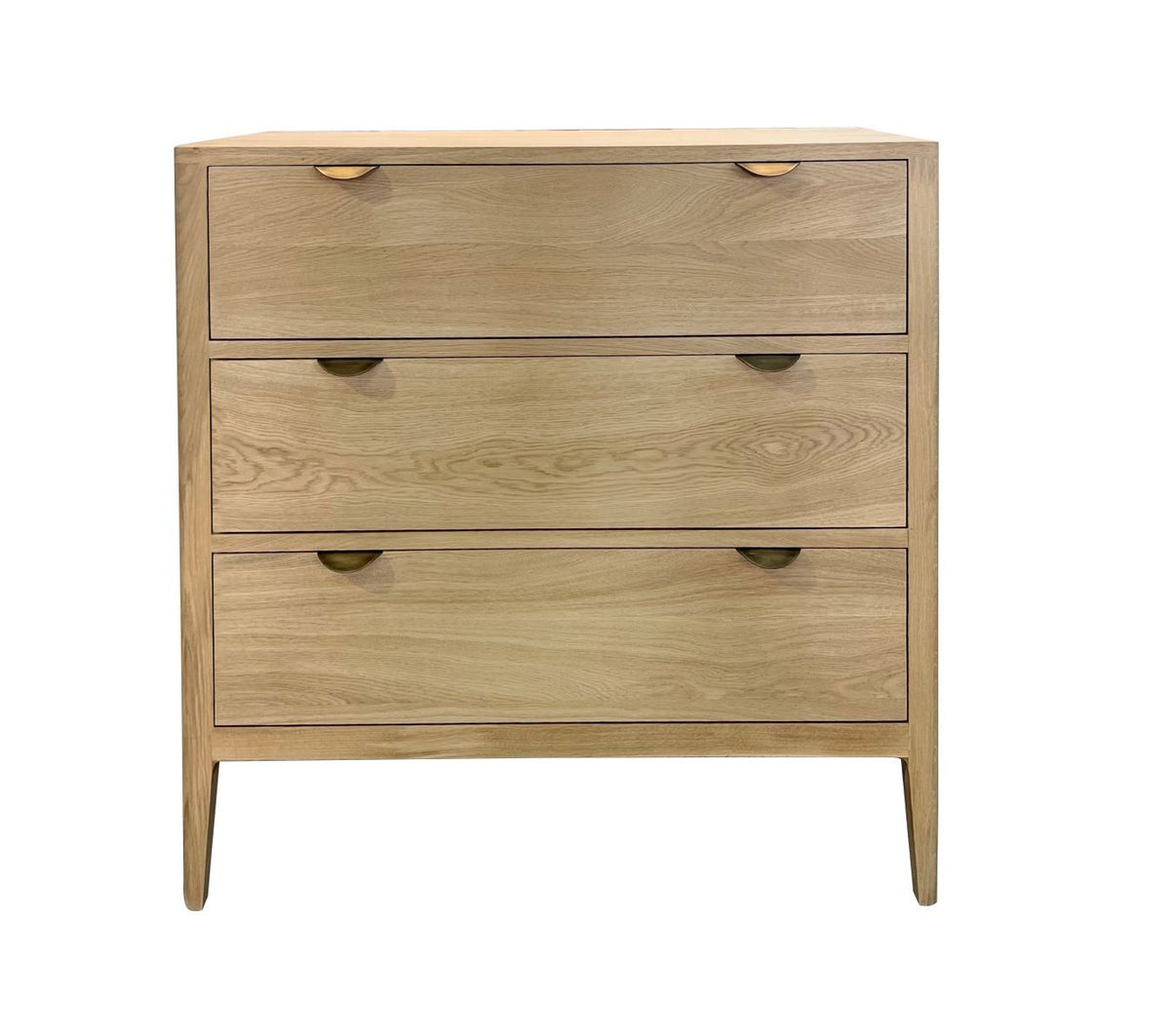 Commode Ernest, 3 tiroirs D920C, 90 × 45 × 91 cm, vue fabricant 1. Autres meubles et décoration vendus séparément.