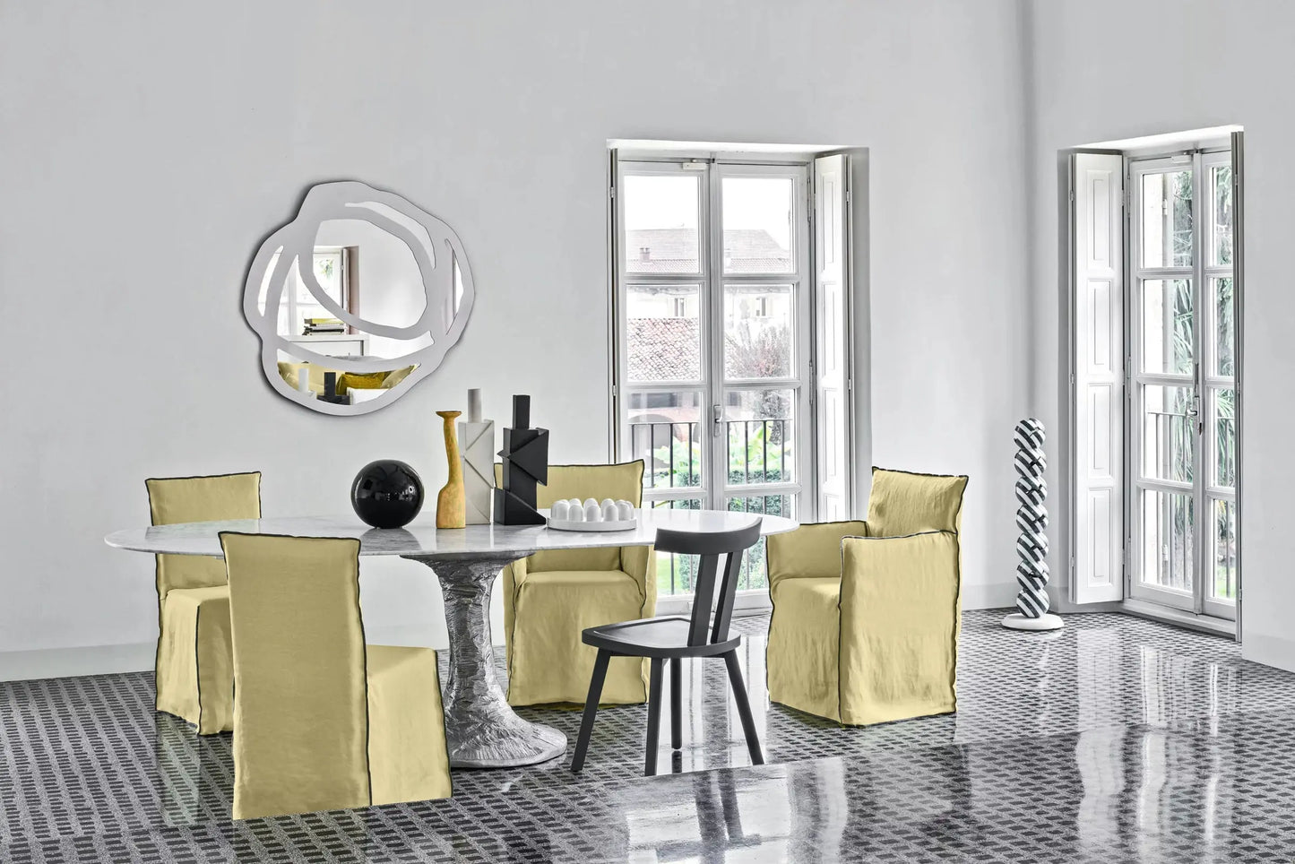 Ghost 23 • chaise Ma boutique
