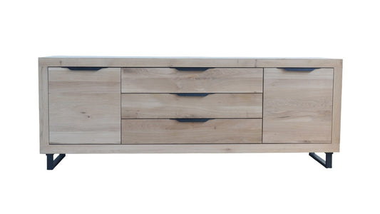 Buffet Loft en chêne D856C, 200 × 52 × 75 cm, vue fabricant 1. Autres meubles et décoration vendus séparément.