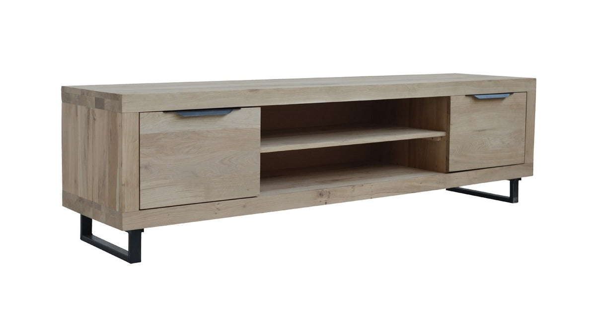 Meuble TV Loft en chêne D857C, 200 × 52 × 56 cm, vue fabricant 2. Autres meubles et décoration vendus séparément.