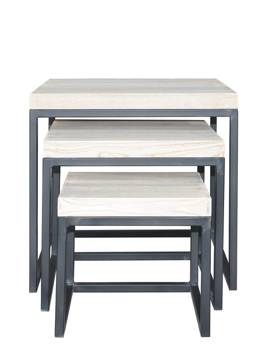 Ensemble de tables Sophie en pin et métal D825, 54 × 50 × 50 cm, vue officielle 1. Autres meubles et décoration vendus séparément.