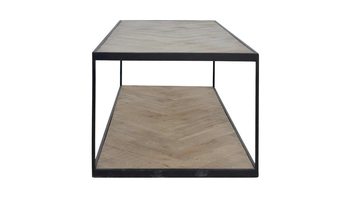 Table basse Versailles en pin recyclé D843, vue officielle 2. Autres meubles et décoration vendus séparément.