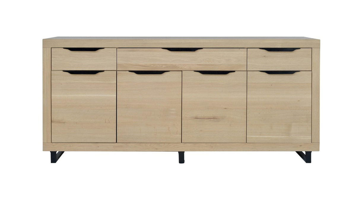 Enfilade Loft en chêne D858C, 200 × 45 × 90 cm, vue fabricant 1. Autres meubles et décoration vendus séparément.