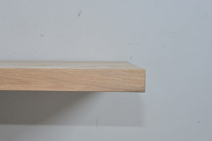 Plateau de table à chant droit CD, format 180 × 100 × 4 cm, vue officielle 4. Autres meubles et décoration vendus séparément.