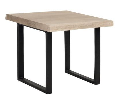 Bout de canapé Harlem en chêne D871C, 50 × 50 × 40 cm, vue fabricant 1. Autres meubles et décoration vendus séparément.