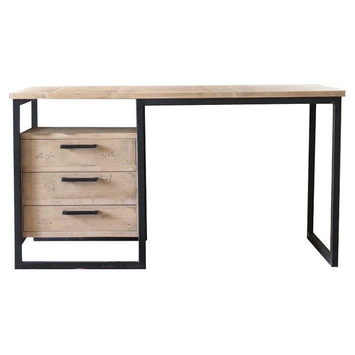 Bureau New York en pin et métal D879, 140 × 73 × 75 cm, vue officielle 1. Autres meubles et décoration vendus séparément.