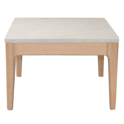 Table d’appoint Ernest D903 en chêne et marbre, 50 × 50 × 32 cm, vue 2. Décoration vendue séparément.