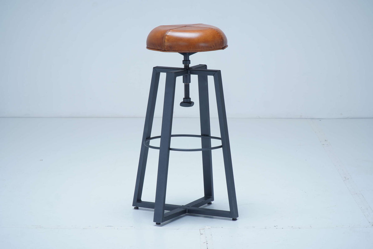 Grand tabouret Factory DT51B, vue officielle 2. Siège vendu à l’unité.