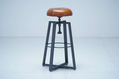 Grand tabouret Factory DT51B, vue officielle 2. Siège vendu à l’unité.