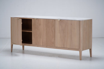 Buffet Ernest en chêne et marbre, 3 portes D886CMAR, 180 × 45 × 80 cm, vue fabricant 7. Autres meubles et décoration vendus séparément.