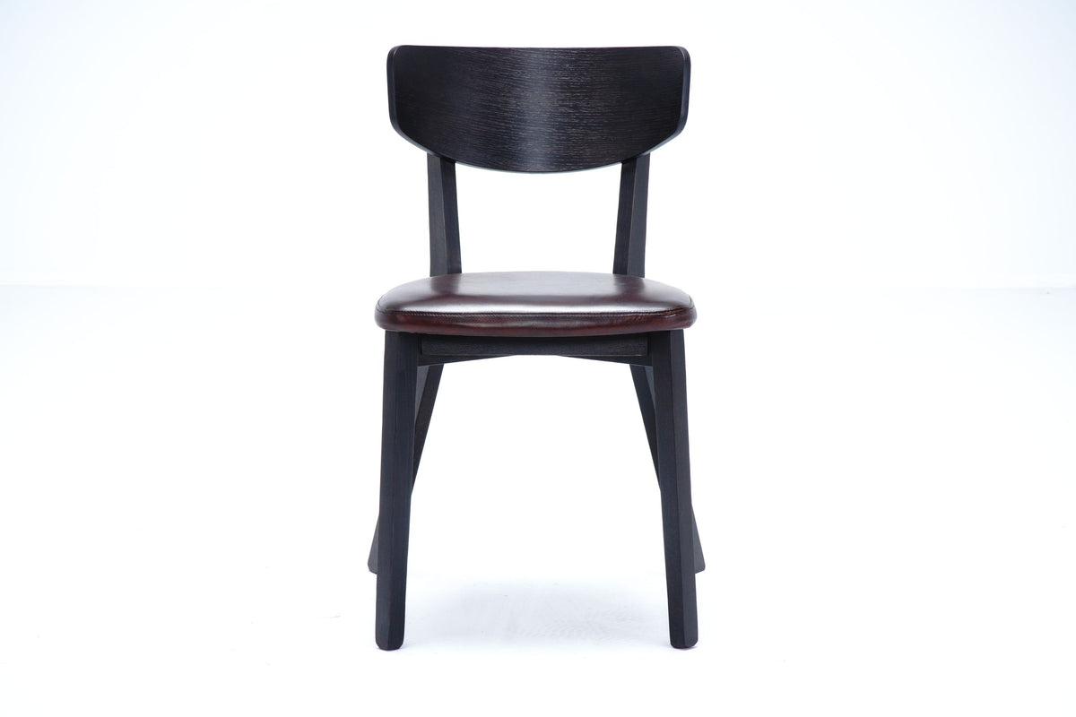 Chaise Giverny en chêne DT83, vue officielle 3. Siège vendu à l’unité.