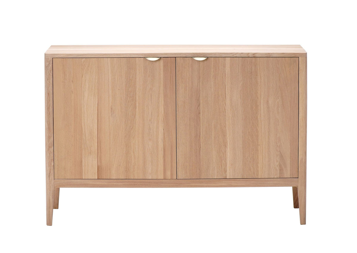 Buffet Ernest, 2 portes D921C, 120 × 45 × 81 cm, vue fabricant 1. Autres meubles et décoration vendus séparément.