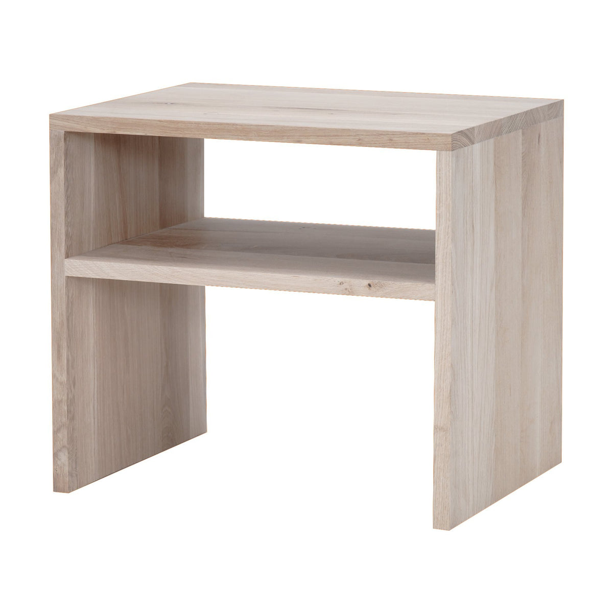 Chevet en chêne D894C, 50 × 40 × 45 cm, vue fabricant 4. Autres meubles et décoration vendus séparément.
