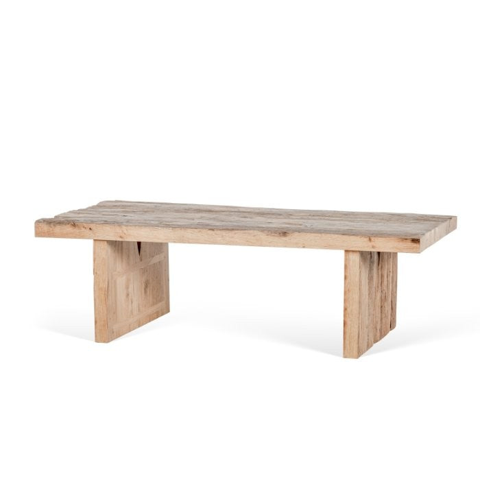 Table basse Victor en bois de grange D925BARN, 130 × 65 × 40 cm, vue fabricant 1. Autres meubles et décoration vendus séparément.