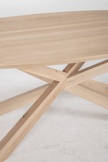 Table Clamecy D953C, 240 × 120 × 78 cm, vue fabricant 5. Autres meubles et décoration vendus séparément.
