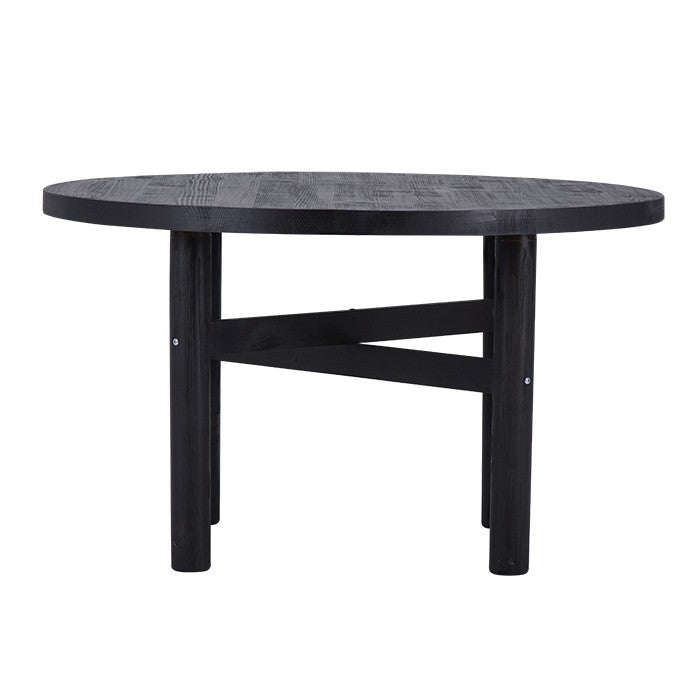 Table ronde en pin D919, 130 × 130 × 75 cm, vue officielle 3. Autres meubles et décoration vendus séparément.