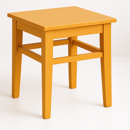 Tabouret en pin D028, 35 × 35 × 45 cm, vue officielle 3. Autres meubles et décoration vendus séparément.