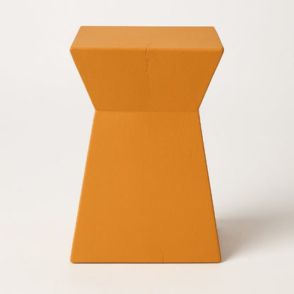 Tabouret Brane en pin D898, 30 × 30 × 45 cm, vue officielle 6. Autres meubles et décoration vendus séparément.