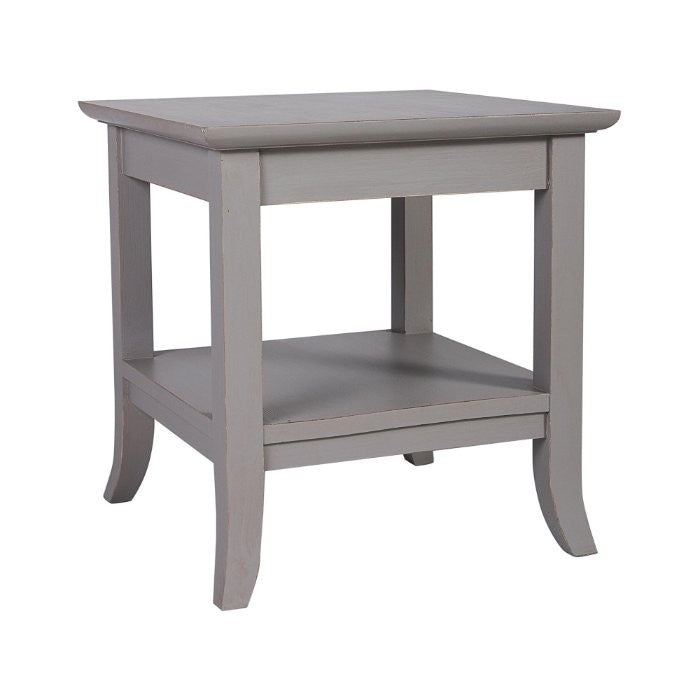 Bout de canapé D556, 48 × 48 × 50 cm, vue officielle 1. Autres meubles et décoration vendus séparément.
