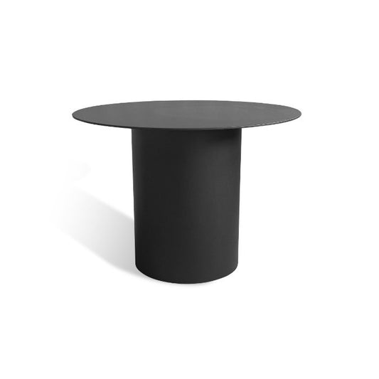 Table d’appoint Zénith en métal noir D933, 50 × 50 × 40 cm, vue officielle 1. Autres meubles et décoration vendus séparément.