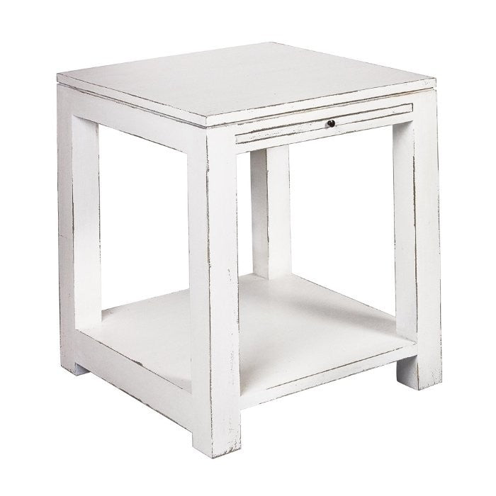 Bout de canapé D569, 50 × 50 × 50 cm, vue officielle 1. Autres meubles et décoration vendus séparément.