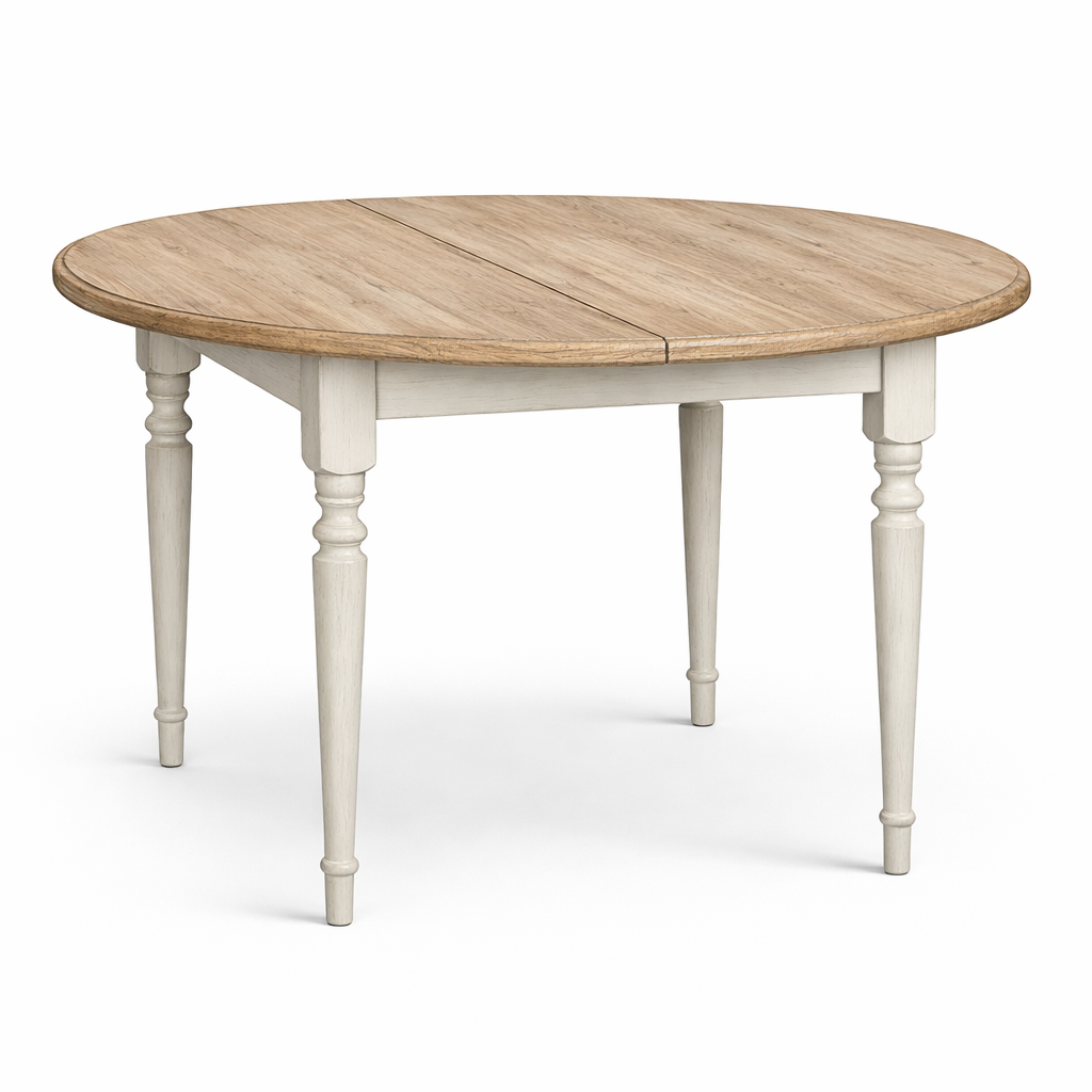 Table ronde à rallonges en pin D014, 116 × 116 × 78 cm, vue officielle 1. Autres meubles et décoration vendus séparément.