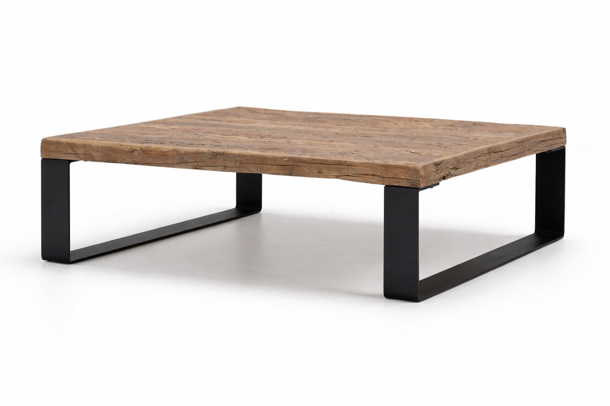 Table basse Alpa en vieux chêne D899, 120 × 120 × 37 cm, vue fabricant 1. Autres meubles et décoration vendus séparément.