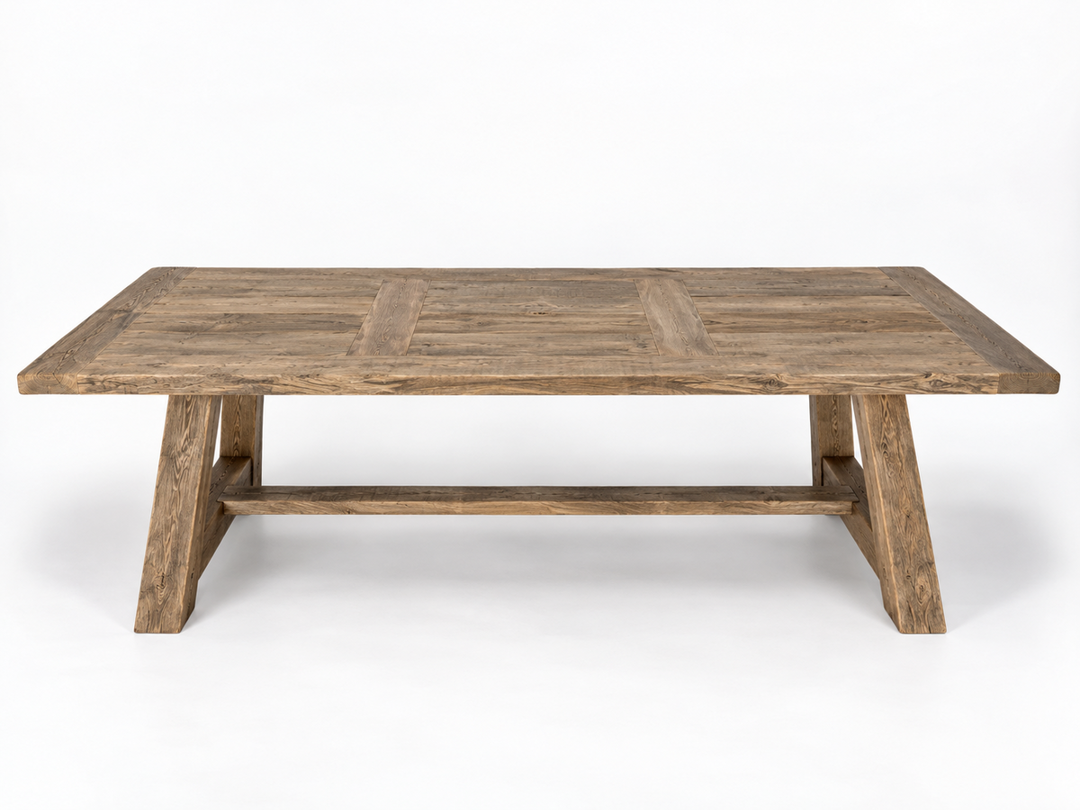 Table Hector D959CBARN en chêne recyclé, 260 × 100 × 78 cm, vue officielle 3. Chaises et décoration vendues séparément.