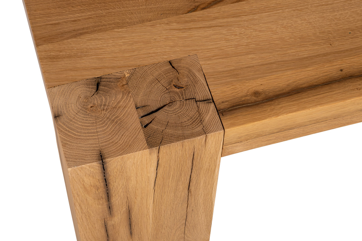 Table Madrier D958C en chêne recyclé, 260 × 100 × 75 cm, vue officielle 3. Autres meubles et décoration vendus séparément.