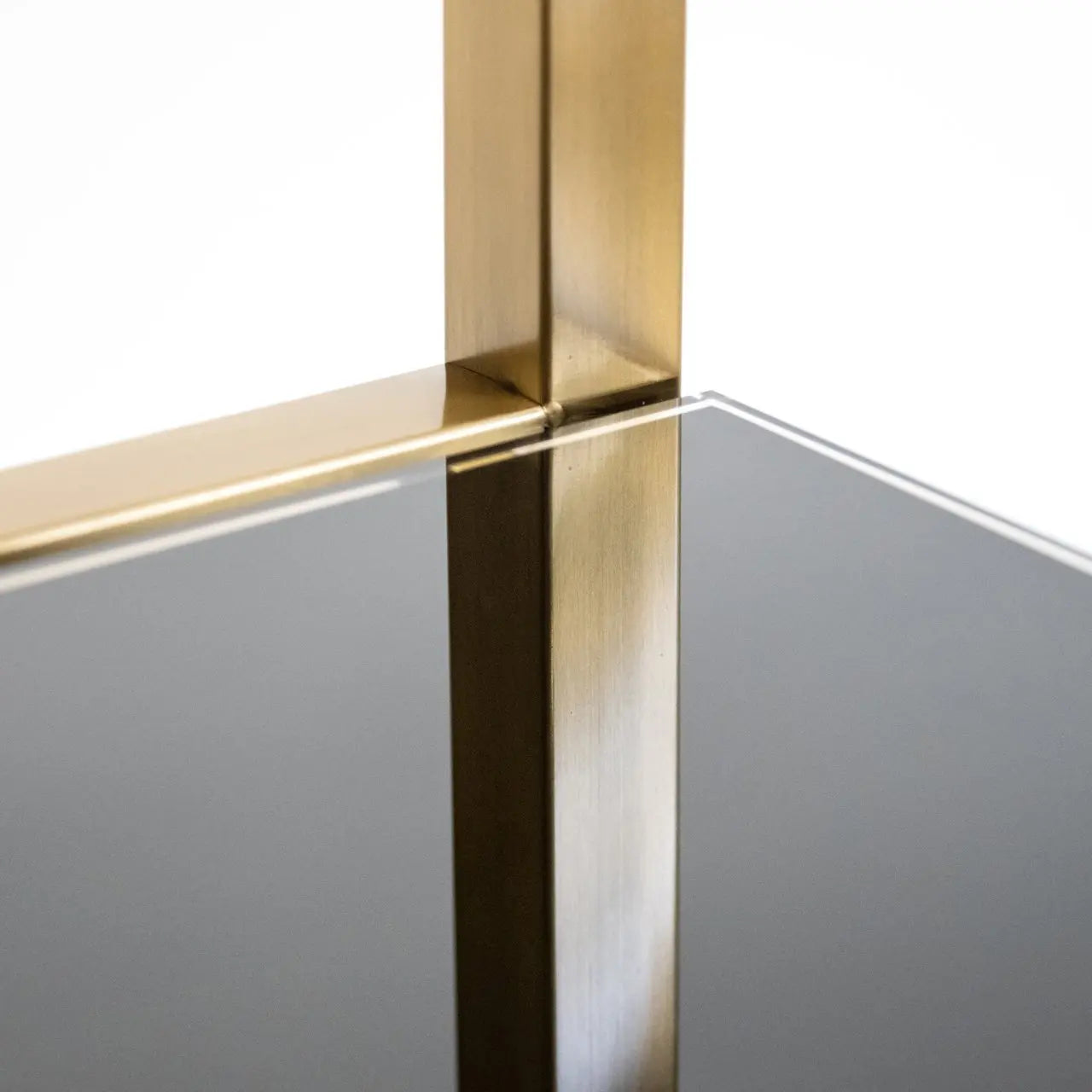 Display cabinet Magnus brushed gold