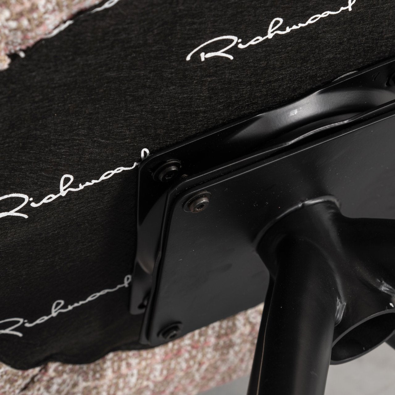 Dining chair Kayla trendy rose swivel