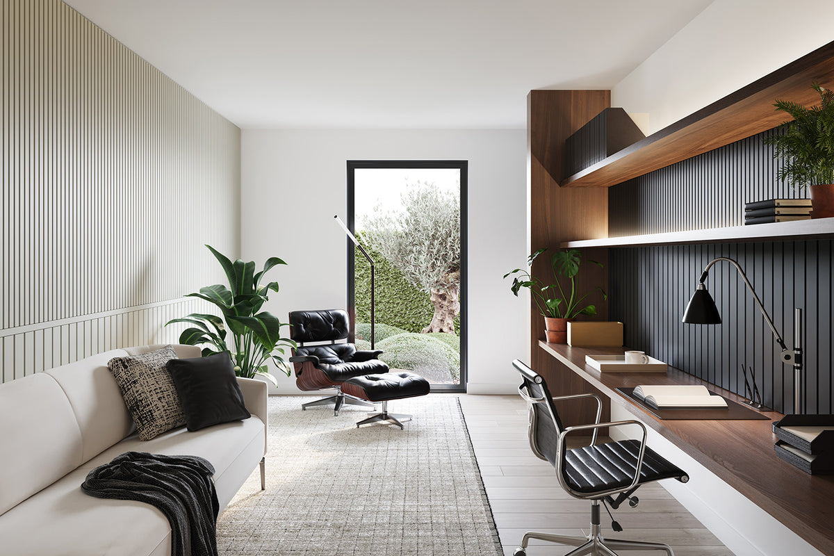 Salon lumineux associant habillages muraux, mobilier et matières naturelles