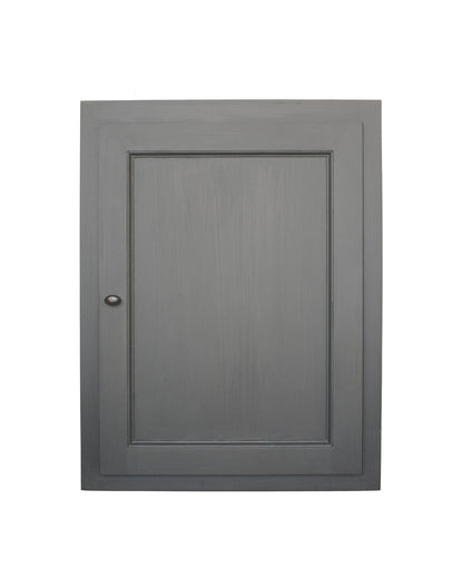Meuble haut Rosiris C09 en pin, une porte pleine moulurée, 60 cm de large, vue de face dans une finition grise.